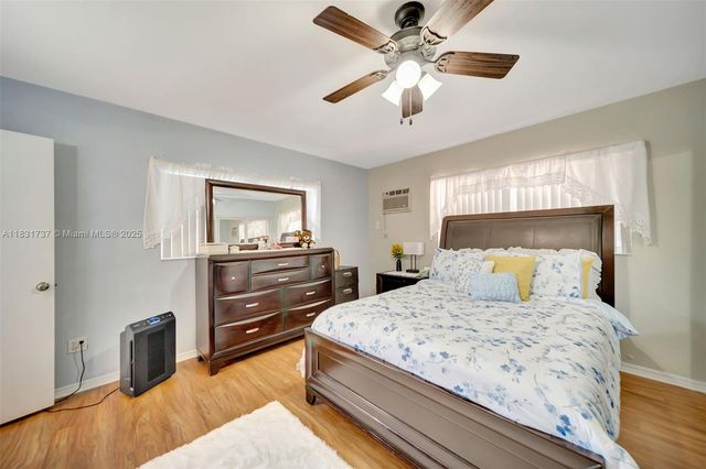 2201 N 57th Ter, Hollywood, FL 33021