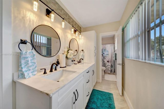 2201 N 57th Ter, Hollywood, FL 33021