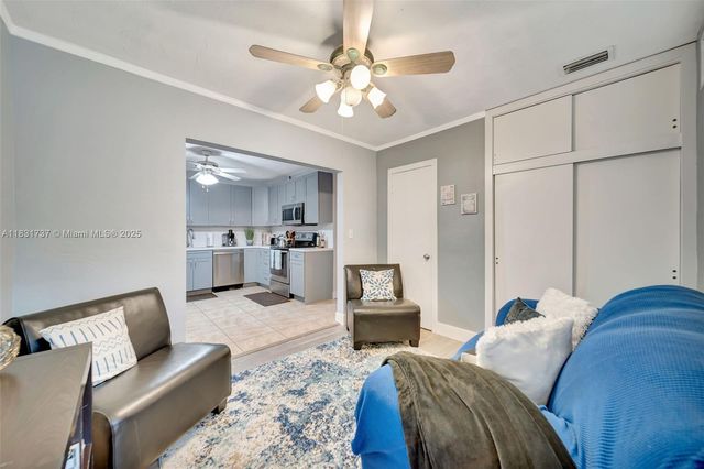 2201 N 57th Ter, Hollywood, FL 33021