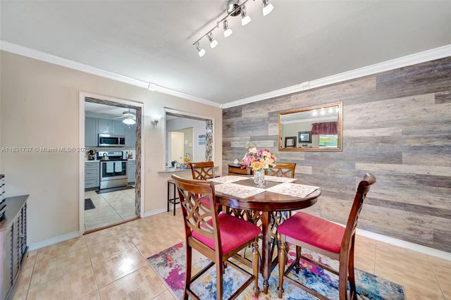 2201 N 57th Ter, Hollywood, FL 33021