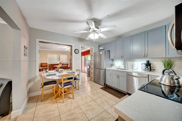 2201 N 57th Ter, Hollywood, FL 33021