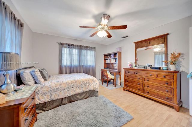 2201 N 57th Ter, Hollywood, FL 33021