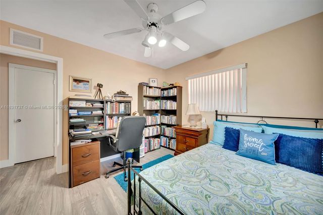 2201 N 57th Ter, Hollywood, FL 33021