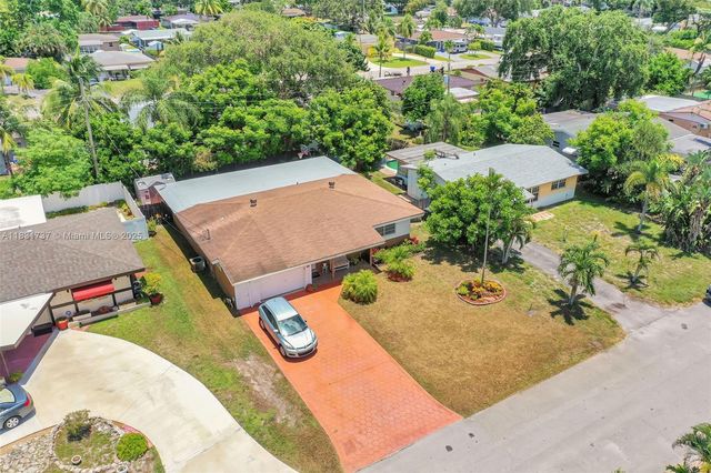 2201 N 57th Ter, Hollywood, FL 33021