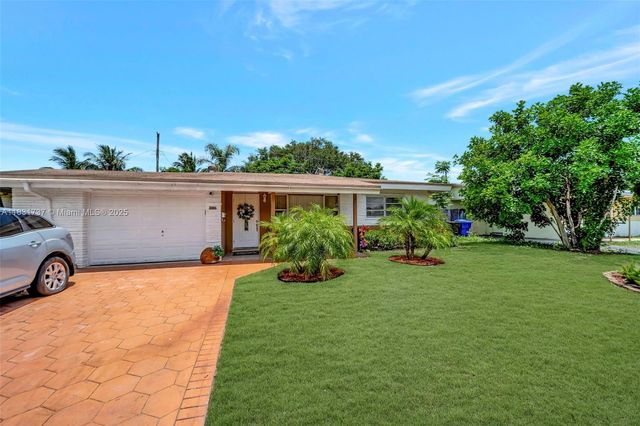 2201 N 57th Ter, Hollywood, FL 33021