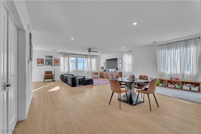 10203 Abseil Street, Las Vegas, NV 89166