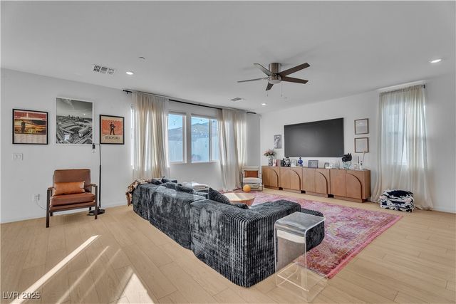 10203 Abseil Street, Las Vegas, NV 89166