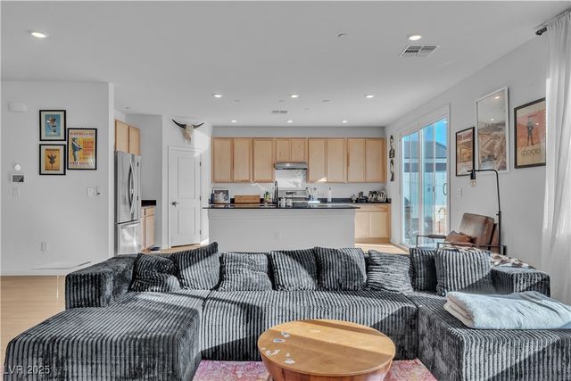 10203 Abseil Street, Las Vegas, NV 89166