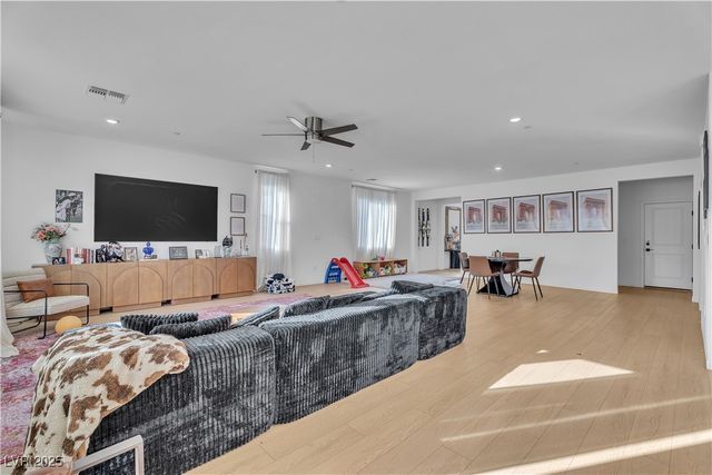 10203 Abseil Street, Las Vegas, NV 89166