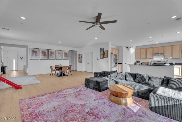 10203 Abseil Street, Las Vegas, NV 89166