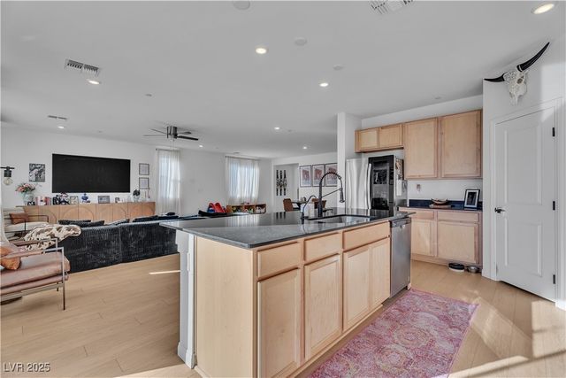 10203 Abseil Street, Las Vegas, NV 89166