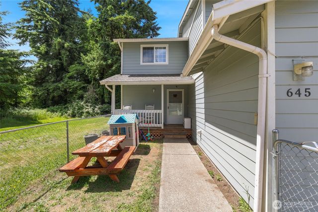 643 School Street SE, Lacey, WA 98503