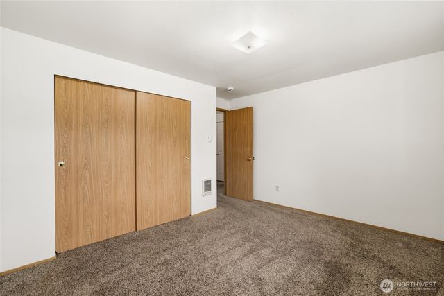 643 School Street SE, Lacey, WA 98503