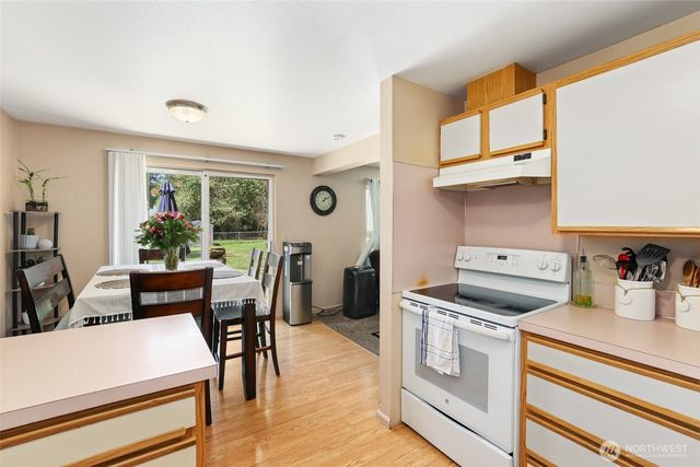 643 School Street SE, Lacey, WA 98503