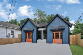 112 S San Jacinto Street, Conroe, TX 77301