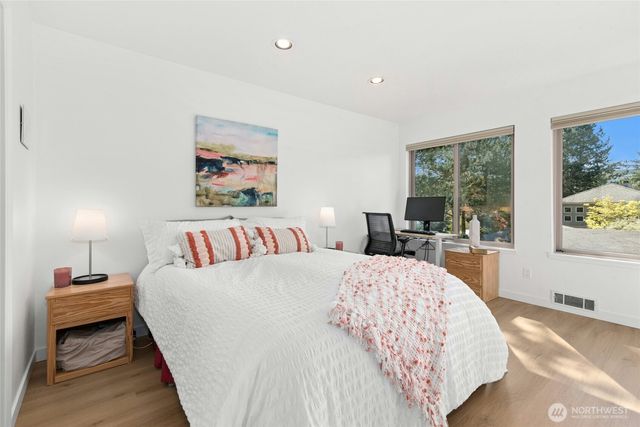 447 7th Avenue, Kirkland, WA 98033