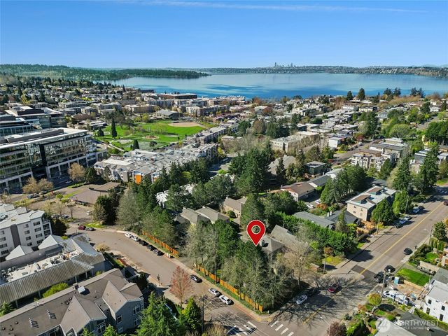 447 7th Avenue, Kirkland, WA 98033