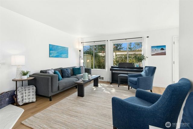 447 7th Avenue, Kirkland, WA 98033