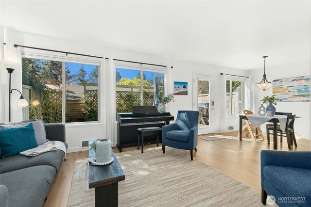 447 7th Avenue, Kirkland, WA 98033