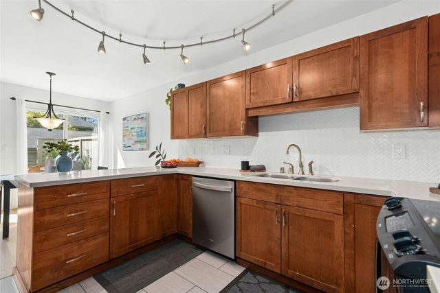 447 7th Avenue, Kirkland, WA 98033