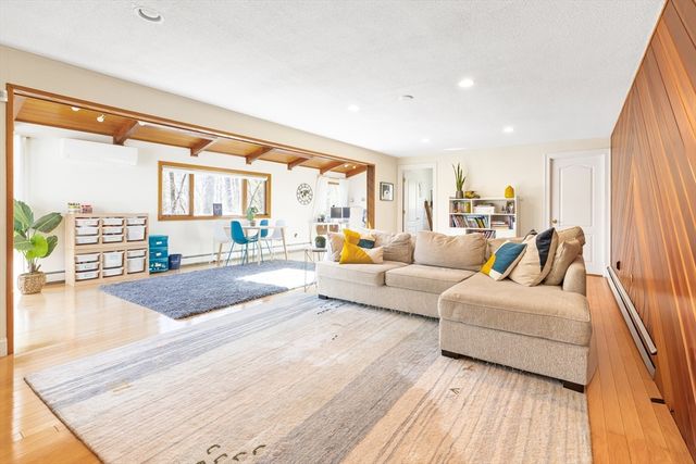 7 Clover Lane, Natick, MA 01760