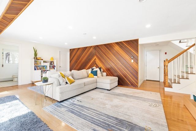 7 Clover Lane, Natick, MA 01760