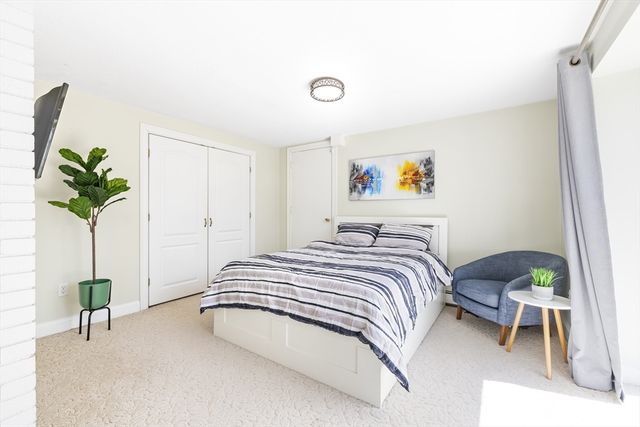 7 Clover Lane, Natick, MA 01760