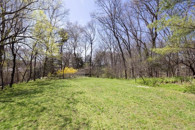 7 Clover Lane, Natick, MA 01760