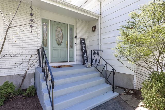 7 Clover Lane, Natick, MA 01760