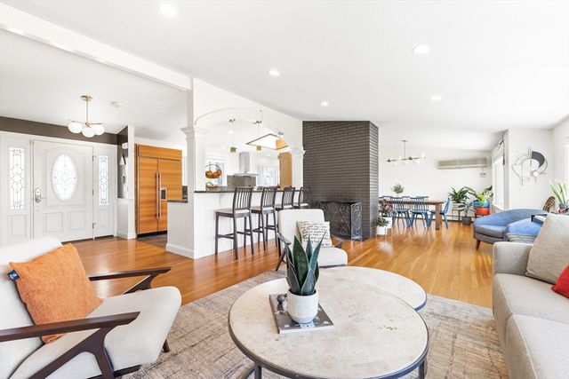 7 Clover Lane, Natick, MA 01760