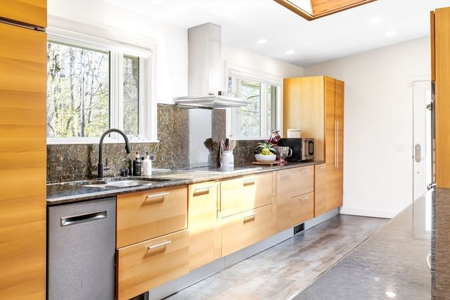 7 Clover Lane, Natick, MA 01760