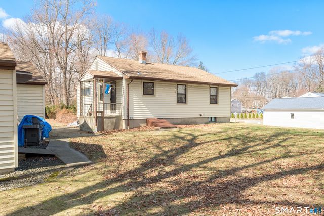 6 Saunders Lane, Prospect, CT 06712