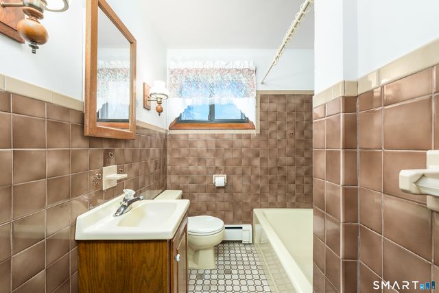 6 Saunders Lane, Prospect, CT 06712