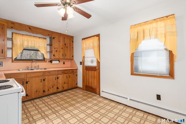 6 Saunders Lane, Prospect, CT 06712