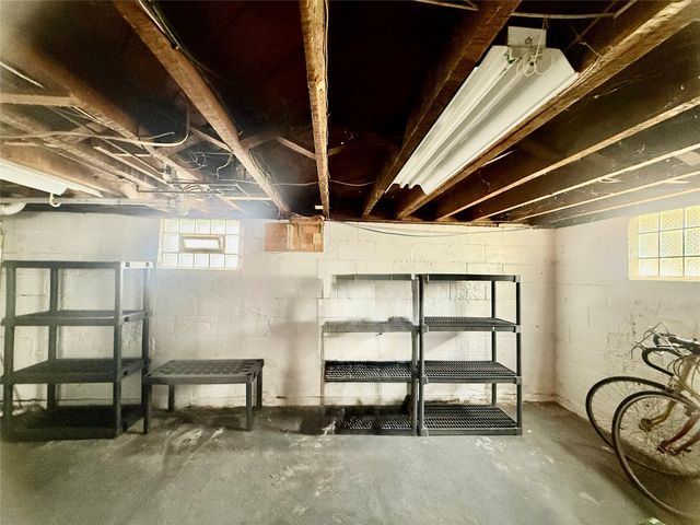 1025 SHENK Avenue, Erie, PA 16505