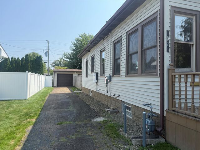 1025 SHENK Avenue, Erie, PA 16505