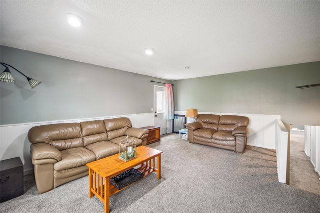 102 4th Street SE, Bondurant, IA 50035