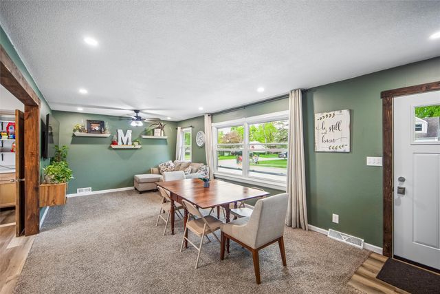 102 4th Street SE, Bondurant, IA 50035