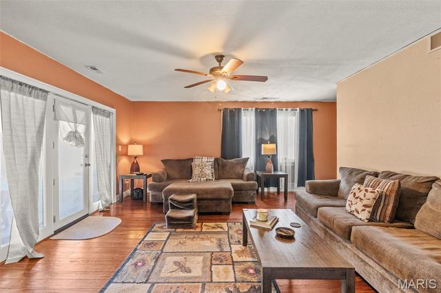 7025 Highway O, Robertsville, MO 63072