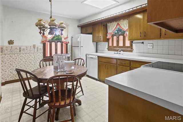 8 Linden Drive, Belleville, IL 62221