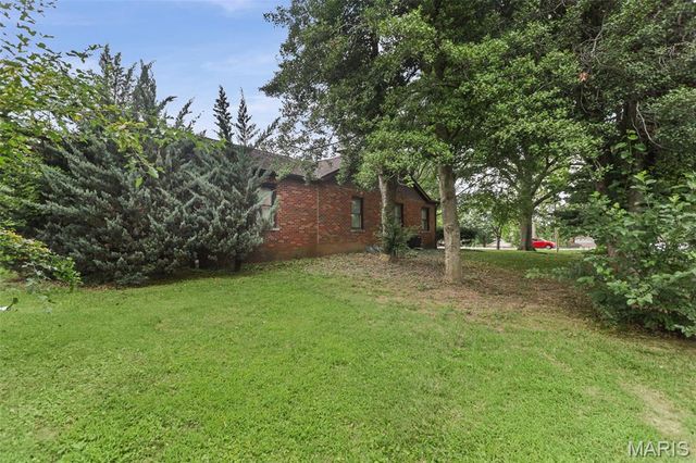 8 Linden Drive, Belleville, IL 62221