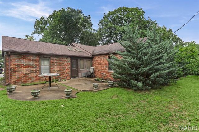8 Linden Drive, Belleville, IL 62221