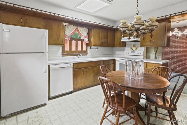 8 Linden Drive, Belleville, IL 62221
