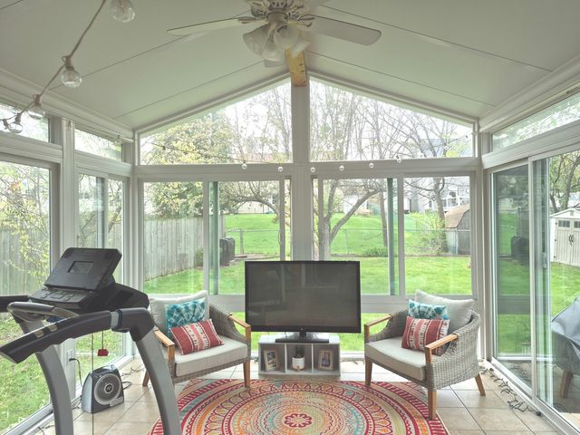 1332 E Bailey Road, Naperville, IL 60565