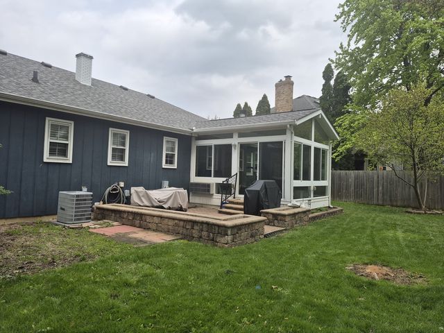 1332 E Bailey Road, Naperville, IL 60565