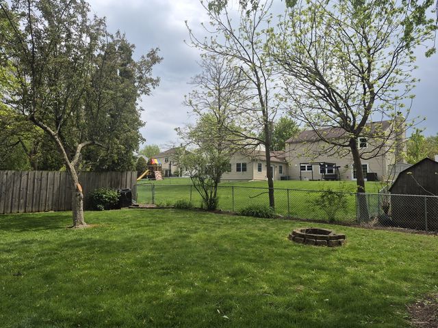 1332 E Bailey Road, Naperville, IL 60565