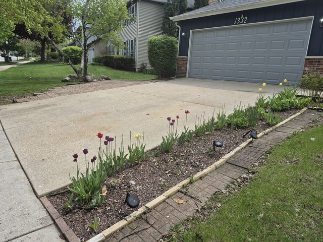 1332 E Bailey Road, Naperville, IL 60565