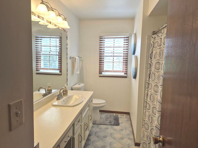 1332 E Bailey Road, Naperville, IL 60565