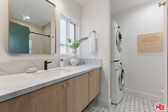 10811 Farragut Drive, Culver City, CA 90230