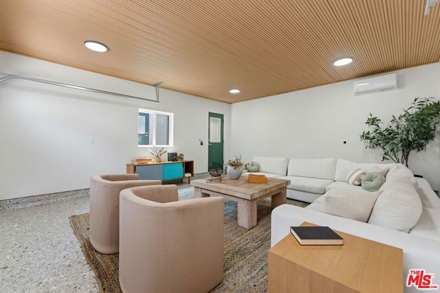 10811 Farragut Drive, Culver City, CA 90230
